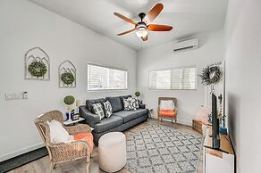 Grill & Patio: Charming Cabin in Munds Park