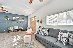 Grill & Patio: Charming Cabin in Munds Park