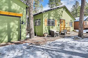 Grill & Patio: Charming Cabin in Munds Park