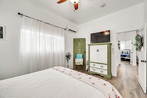 Grill & Patio: Charming Cabin in Munds Park