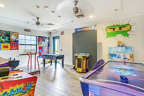 Resort Home in Haines City: Screened Lanai, Pool!