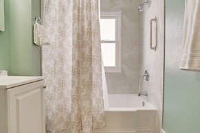 Pet-friendly Saint Paul Home w/ Shared Yard!