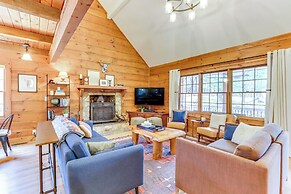 Cozy Ellijay Cabin: Hot Tub, Yard, & Resort Access