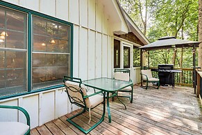 Cozy Ellijay Cabin: Hot Tub, Yard, & Resort Access