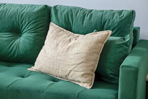 Bobrowiecka Modern Apartment by Renters