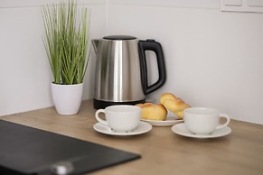 Bobrowiecka Modern Apartment by Renters