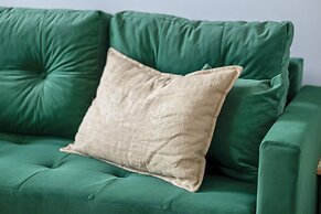 Bobrowiecka Modern Apartment by Renters