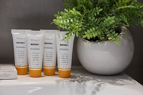 Bobrowiecka Modern Apartment by Renters