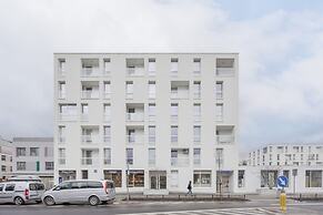 Bobrowiecka Modern Apartment by Renters