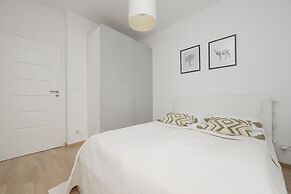 Bobrowiecka Modern Apartment by Renters