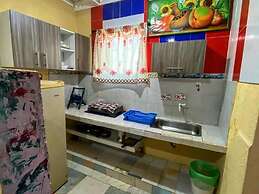 Yellow Moon Guesthouse  Apartments