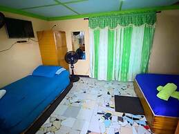 Yellow Moon Guesthouse  Apartments