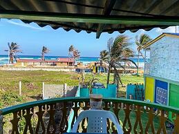 Yellow Moon Guesthouse  Apartments