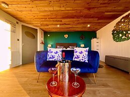 Aberaeron Pods Luxury Accommodation