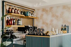 POETICA BOUTIQUE SKY HOTEL