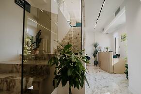 POETICA BOUTIQUE SKY HOTEL