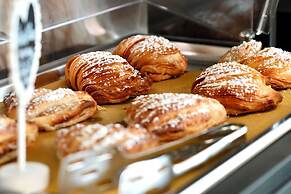 POETICA BOUTIQUE SKY HOTEL