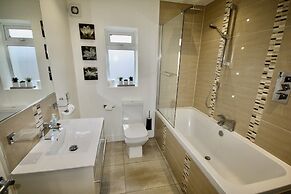 Pamper House Holiday Home And Annex
