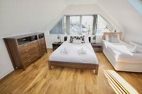 Pamper House Holiday Home And Annex
