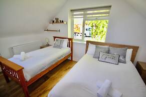 Pamper House Holiday Home And Annex