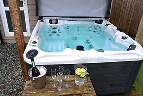 Pamper House Holiday Home And Annex