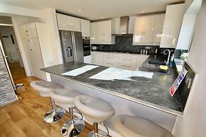 Pamper House Holiday Home And Annex