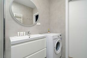 Modern Studio Niemena by Renters