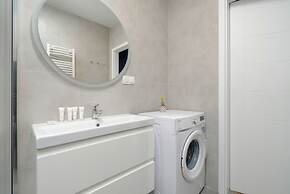 Modern Studio Niemena by Renters