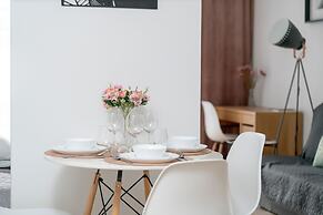 Modern Studio Niemena by Renters