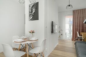 Modern Studio Niemena by Renters