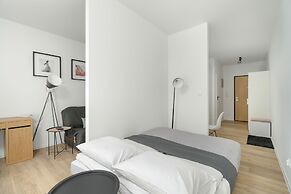 Modern Studio Niemena by Renters