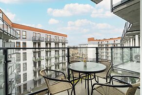 Modern Studio Niemena by Renters