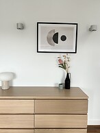 Stay in Style Modern 2 Bed Apartment