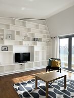 Stay in Style Modern 2 Bed Apartment