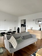 Stay in Style Modern 2 Bed Apartment