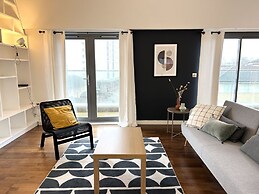Stay in Style Modern 2 Bed Apartment
