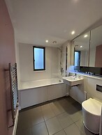 Stay in Style Modern 2 Bed Apartment