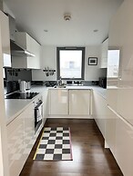 Stay in Style Modern 2 Bed Apartment