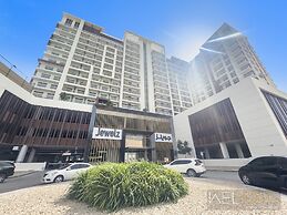 WelHome - Cozy Studio Apt. with Private Balcony in Arjan