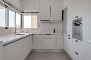 Phaedrus Living Beach Front Flat Kyma