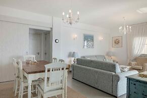 Phaedrus Living Beach Front Flat Kyma