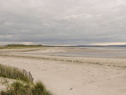 Sea Breeze Holiday Home