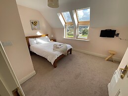 Sea Breeze Holiday Home