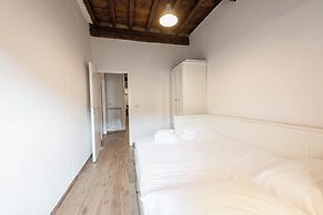 Laurel Apartment by Mmega