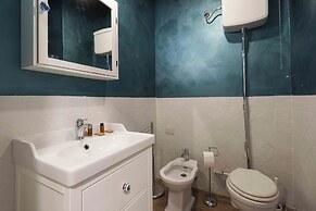 Laurel Apartment by Mmega