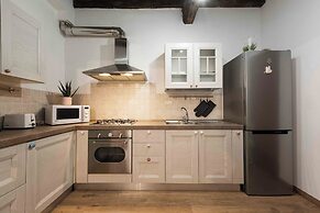 Laurel Apartment by Mmega