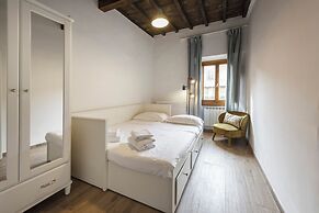 Laurel Apartment by Mmega