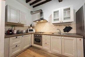 Laurel Apartment by Mmega
