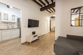 Laurel Apartment by Mmega