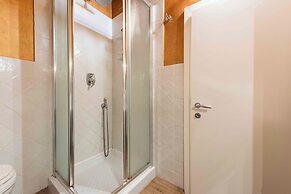 Laurel Apartment by Mmega
